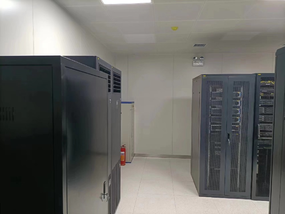 標準機房改造項目交付使用